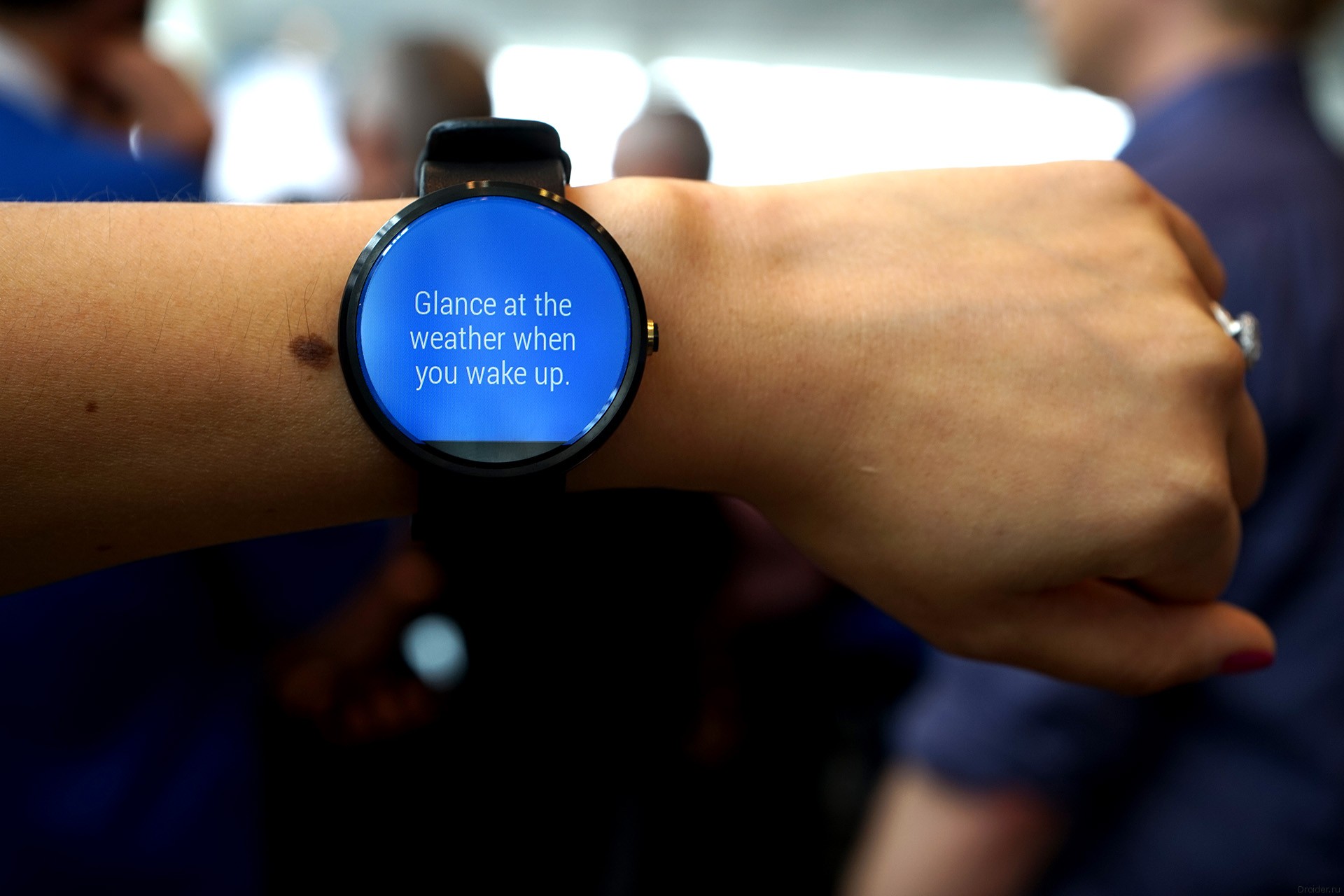 "Умные" часы Moto 360 от Motorola на конференции Google I/O 2014