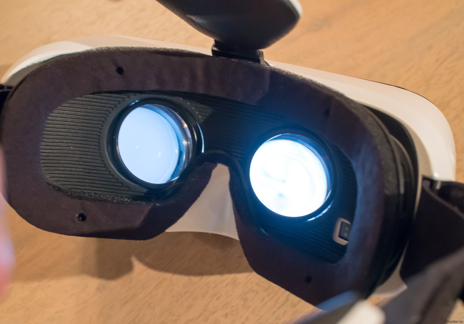 Очки виртуальной реальности Gear VR от Samsung