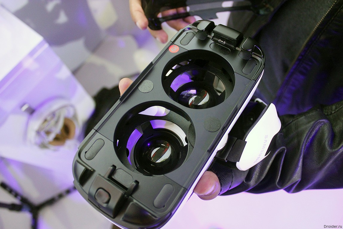 Шлем виртуальной реальности Gear VR от Samsung