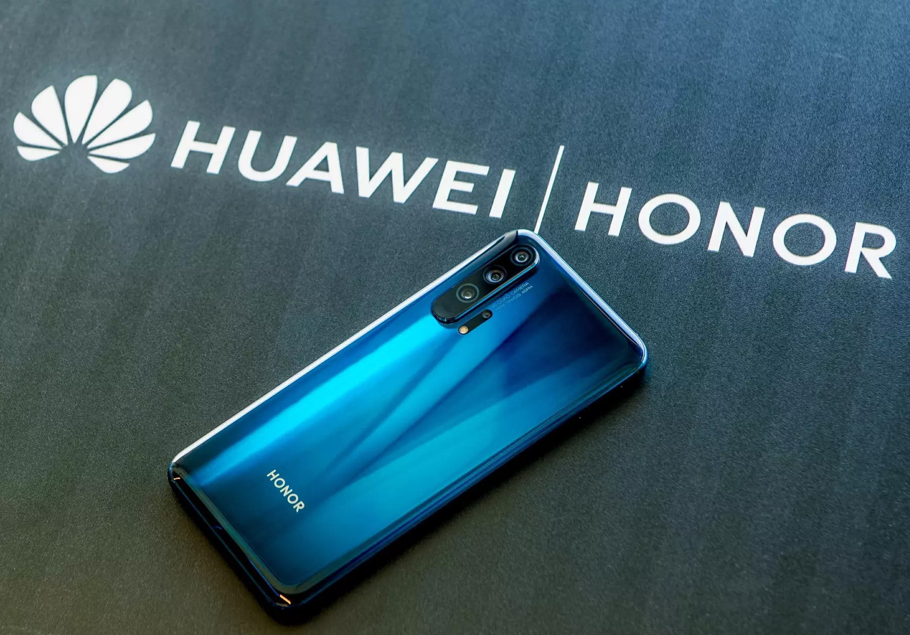 Официально: HUAWEI продал бренд HONOR | Droider.ru