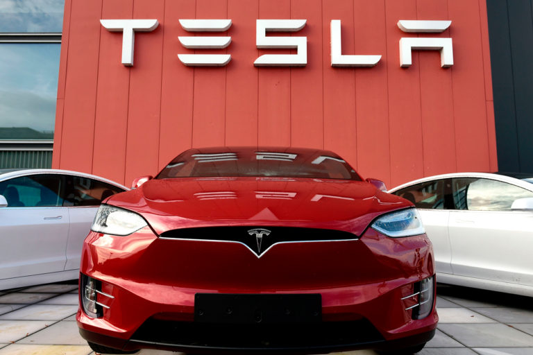 Panasonic продал долю в Tesla: Сделка оценивается в 3,6 миллиарда долларов