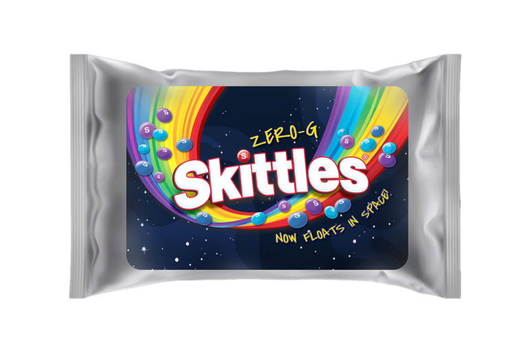 Skittles выпустил специальные конфеты с нулевой гравитацией