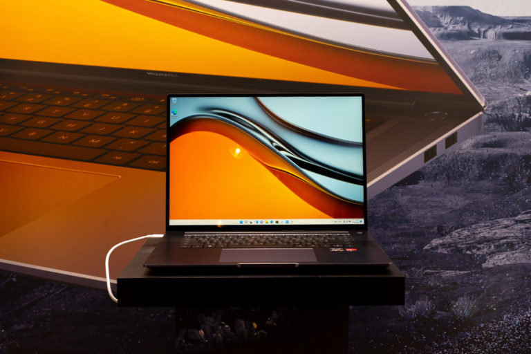 HUAWEI Matebook 16: Одомашненный ноутбук для работы и не только
