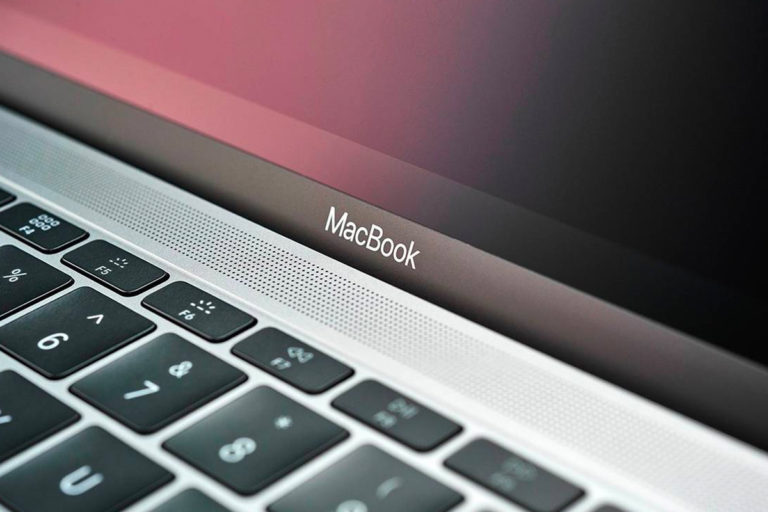 Apple, судя по патентам, может полностью отказаться от физической клавиатуры в MacBook