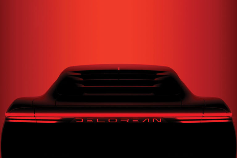 Презентацию DeLorean перенесли на три месяца Вперед