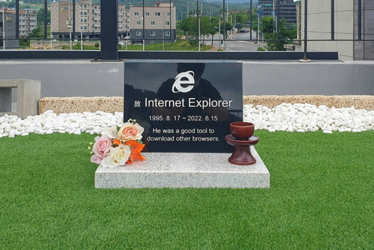 Шутка, которая зашла слишком далеко: Надгробие Internet Explorer обошлось в 330 долларов