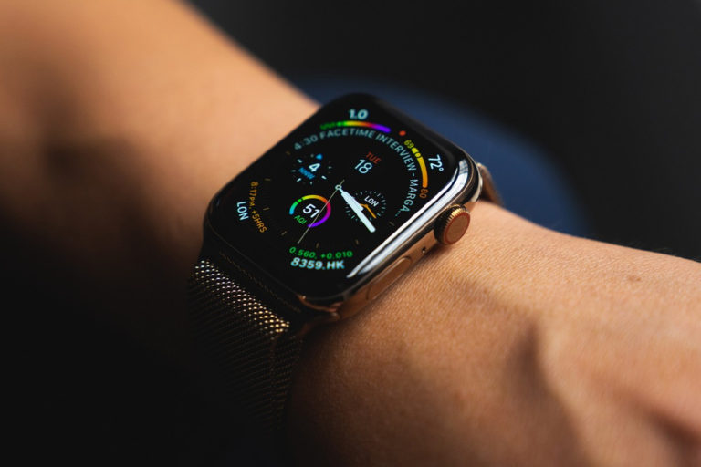 Дороже и с приставкой PRO: Apple собирается выпустить новые умные часы