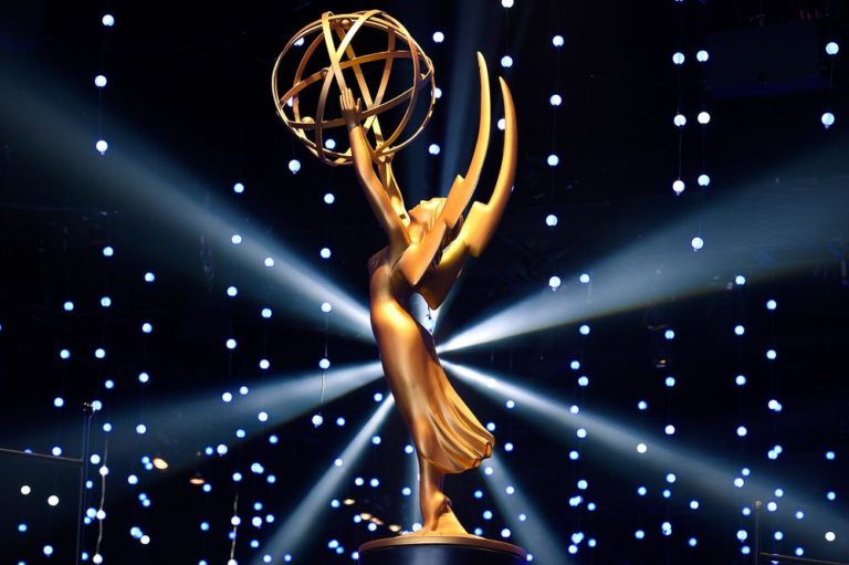 Все победители и номинанты премии EMMY 2022: Тед Лассо и Белый Лотус на коне!