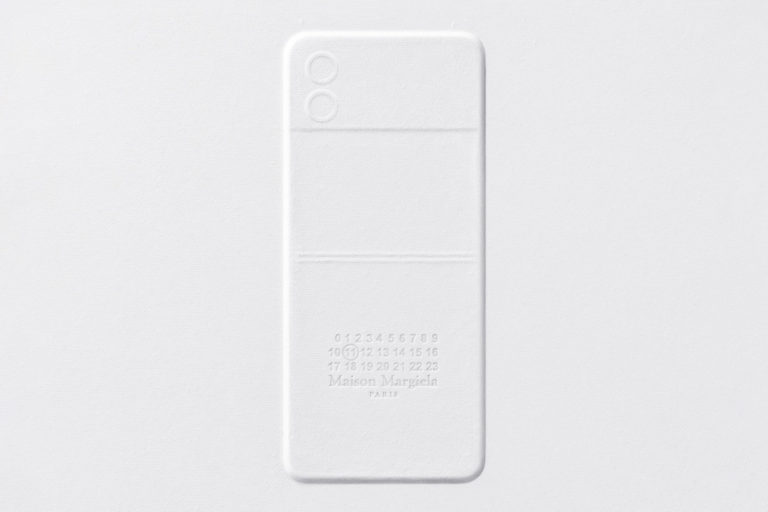 Samsung делает новый Flip совместно с брендом Maison Margiela
