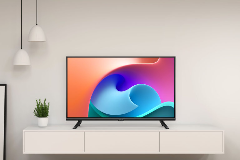 32-дюймовый телевизор Realme и медиаприставка с поддержкой 4K появились в России