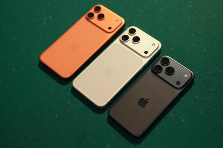 iPhone 17 Pro и iPhone 17 Pro Max уже в России (живые фотографии)