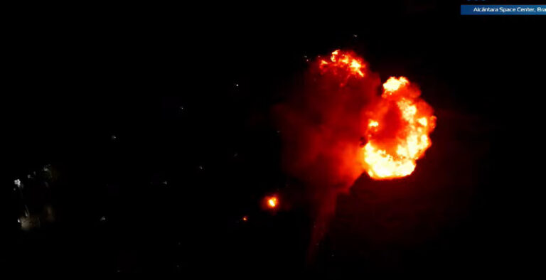 Сразу две ракеты потерпели аварии в течение часа