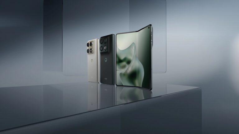 Motorola входит в рынок складных смартфонов формата книжка с Razr Fold